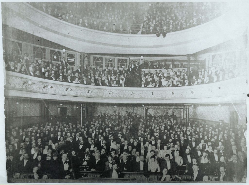 theatre crowd